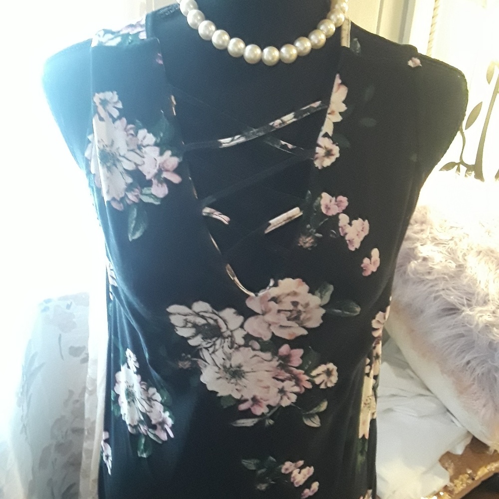 ❤Beautiful Floral Tank Top❤